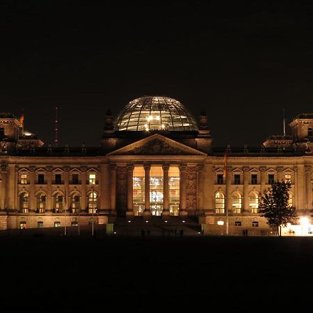 Apartment&Rooms Near Brandenburg Gate Berlin Exteriör bild