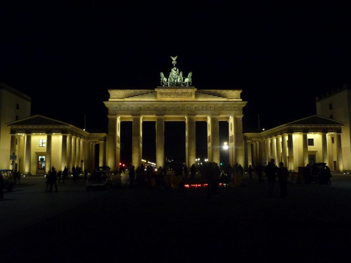 Apartment&Rooms Near Brandenburg Gate Berlin Exteriör bild